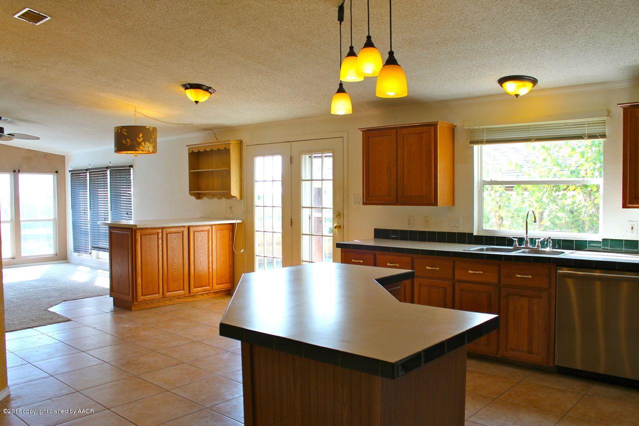10701 Arlie Road Amarillo, TX 79108 - Photo 6 of 36 Kitchen