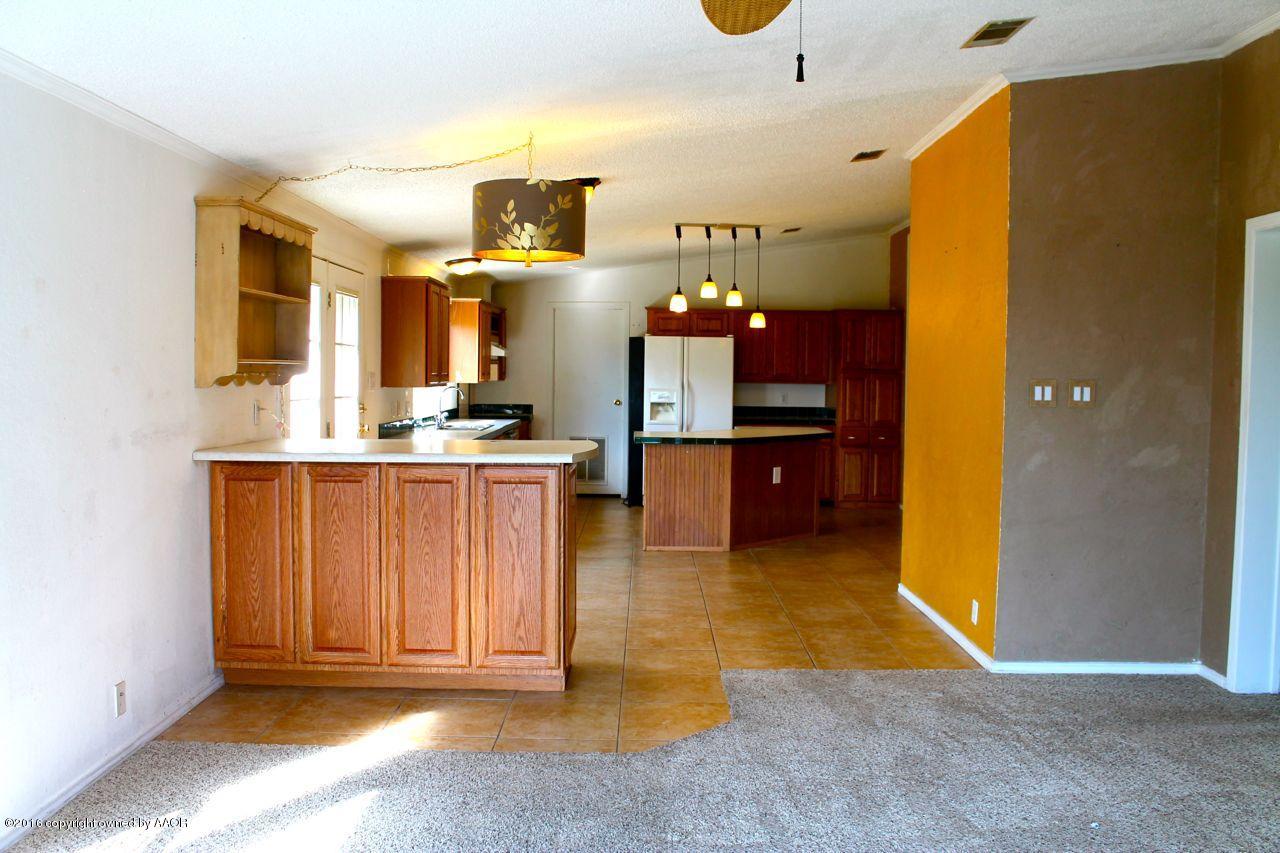 10701 Arlie Road Amarillo, TX 79108 - Photo 8 of 36 Kitchen