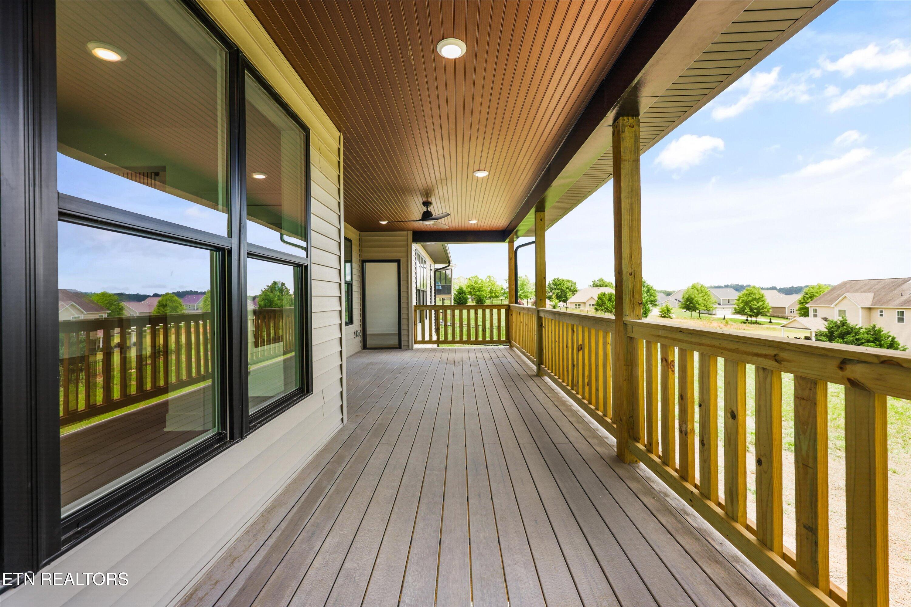105 Mistletoeberry Road Oak Ridge, TN 37830 - Photo 8 of 60 090-105 Mistletoeberry Rd37