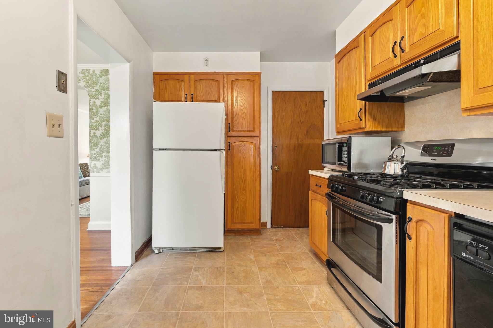8138 Pleasant Plains Road Baltimore, MD 21286 - Photo 10 of 32 Kitchen