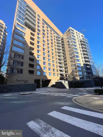$2,600 | 2001 15th Street North, Unit 804, Arlington, VA 22201