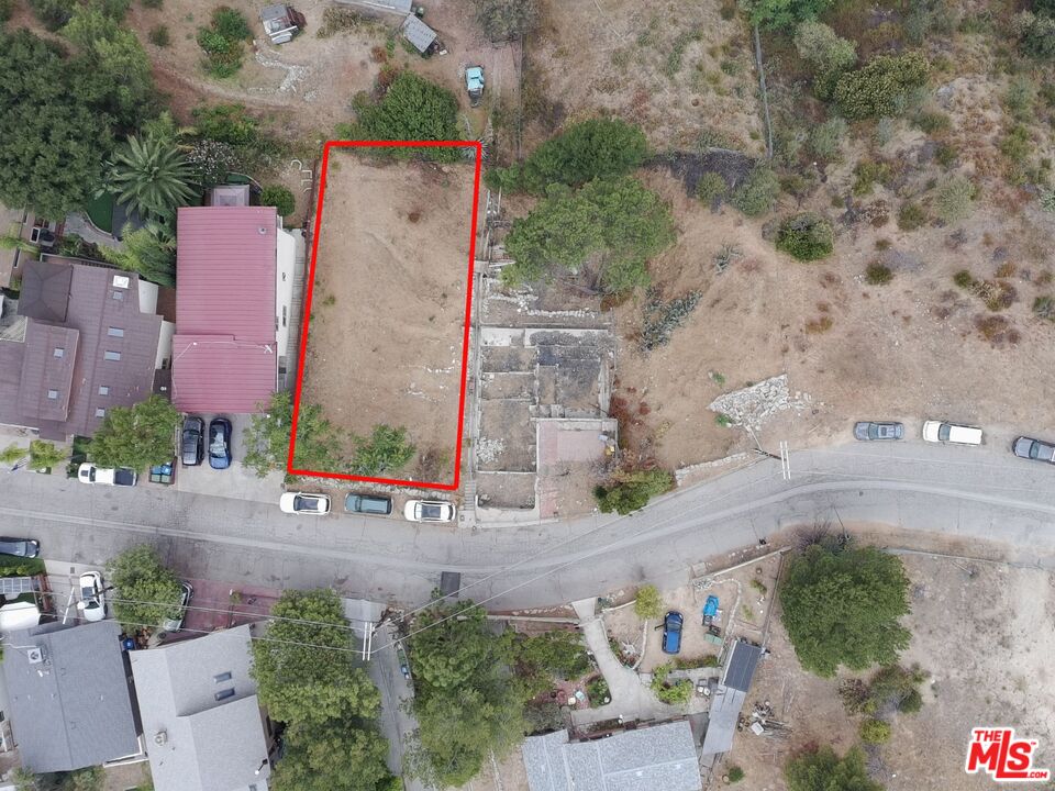 9467 Reverie Road Tujunga, CA 91042 - Photo 9 of 23