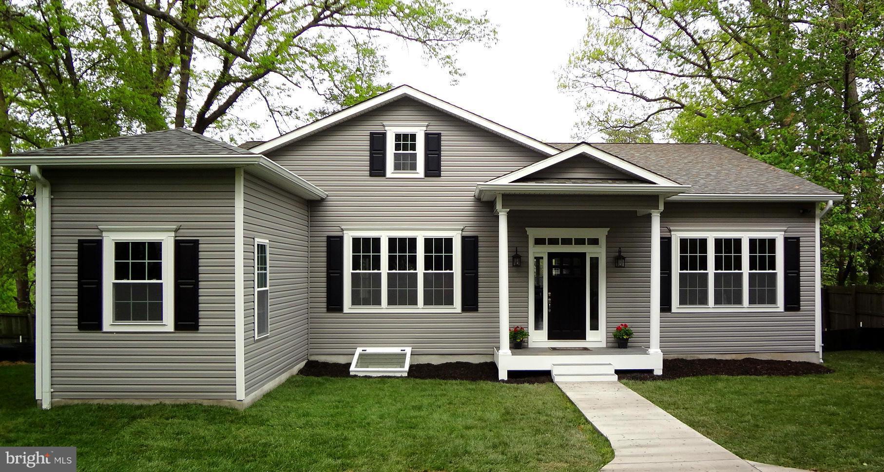 7722 West Shore Road Pasadena, MD 21122 - Photo 1 of 23 Exterior (Front)