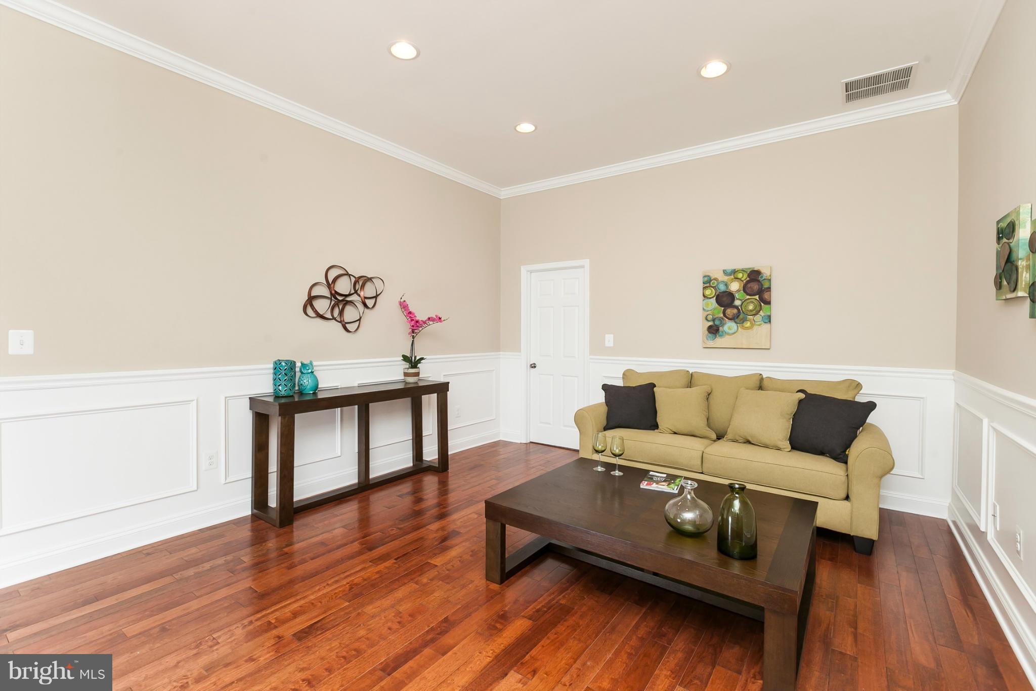 7722 West Shore Road Pasadena, MD 21122 - Photo 14 of 23 Family Room