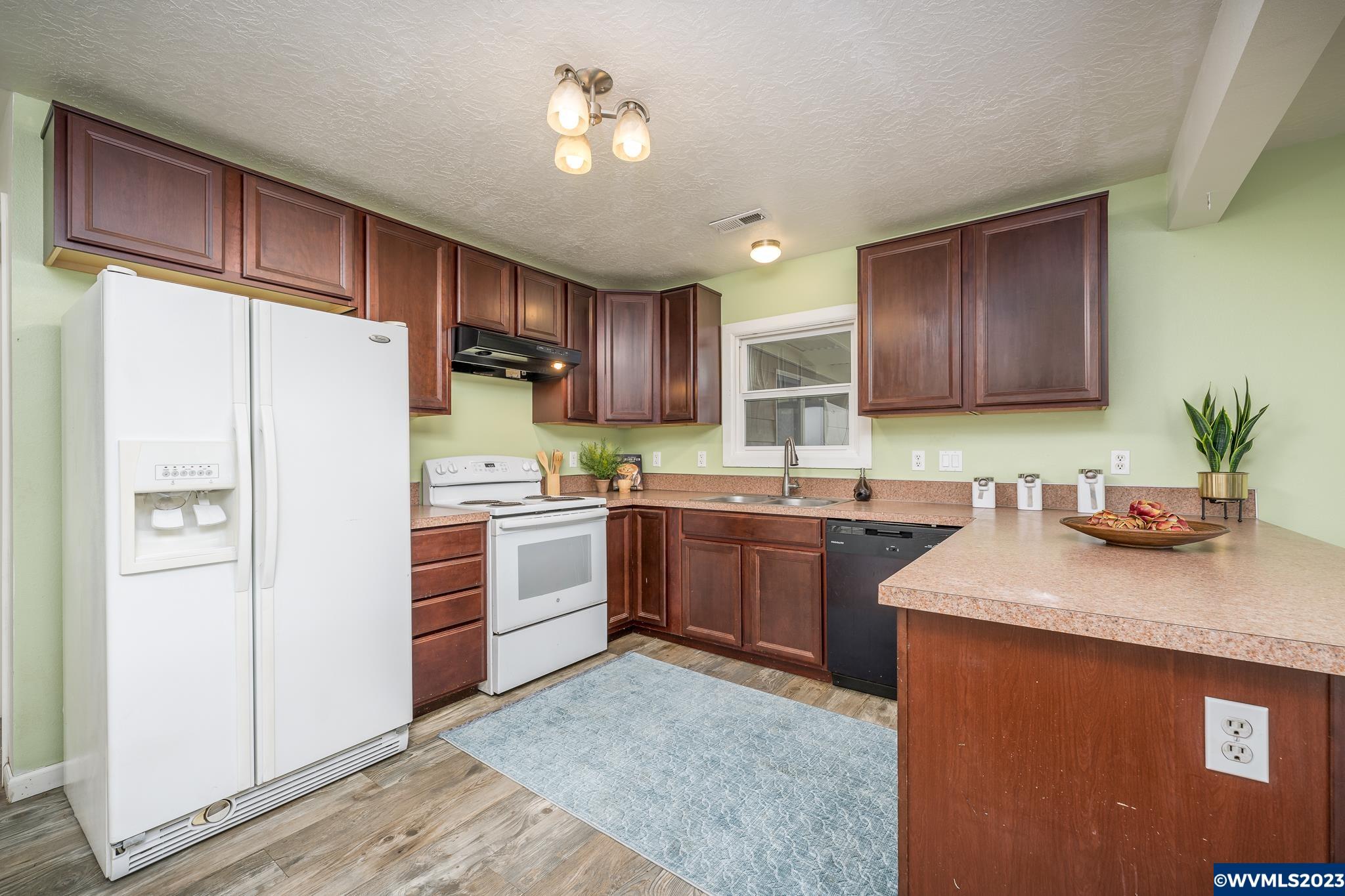 1639 Southwest 16th Avenue Albany, OR 97321 - Photo 9 of 30 Gallery Image 9