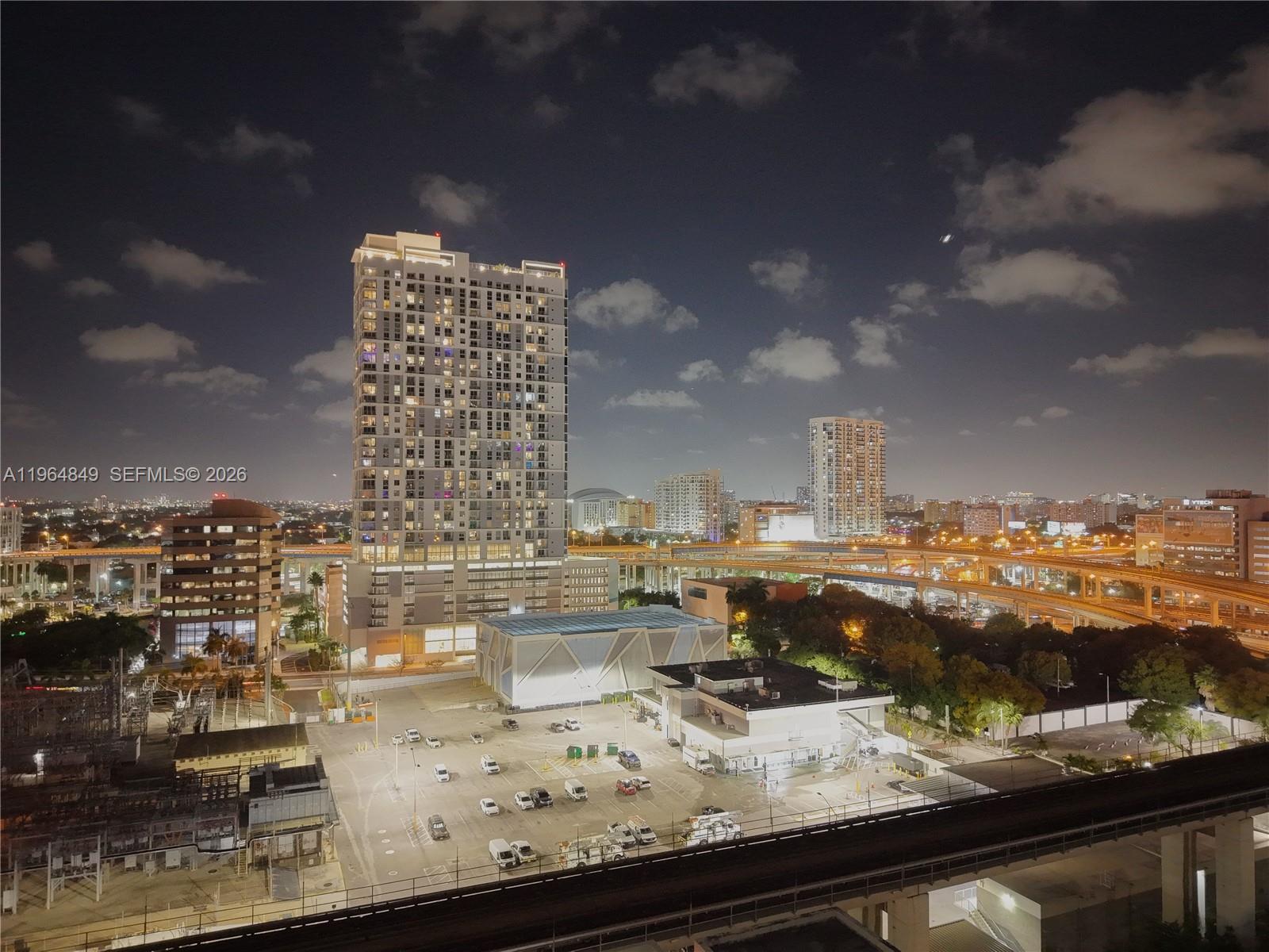 90 Southwest 3rd Street, Unit 1608 Miami, FL 33130 - Photo 15 of 32 a picture of a city view