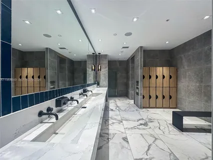 $419,000 | 90 Southwest 3rd Street, Unit 1608, Miami, FL 33130