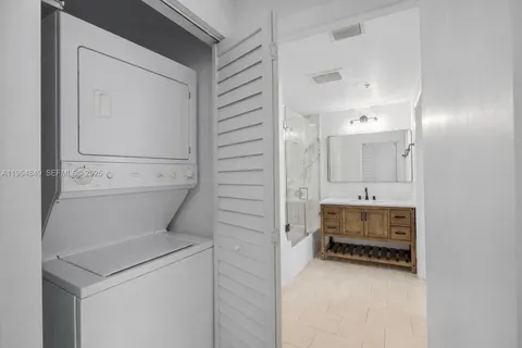 $419,000 | 90 Southwest 3rd Street, Unit 1608, Miami, FL 33130