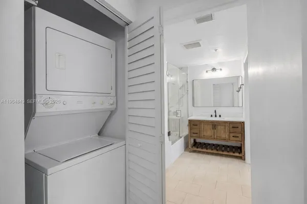 a view of utility room