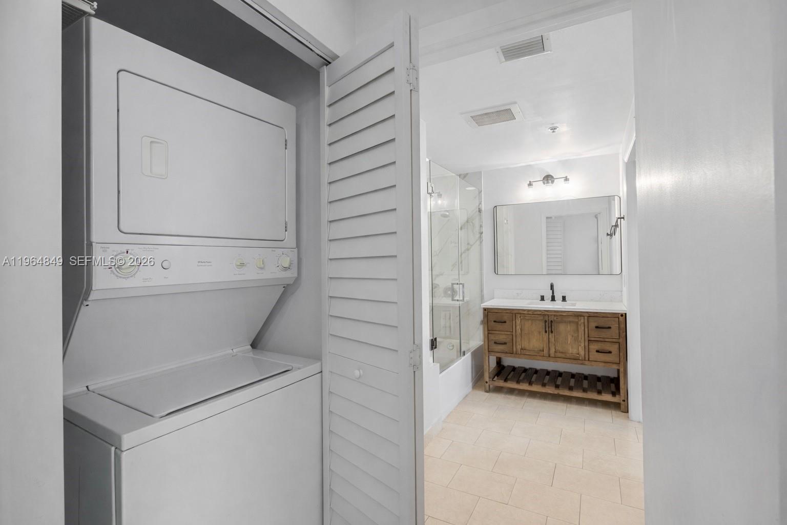 90 Southwest 3rd Street, Unit 1608 Miami, FL 33130 - Photo 9 of 26