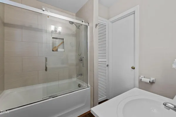 $2,575 | 530 Banks Street, Raleigh, NC 27604