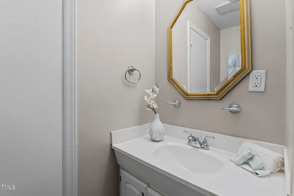 $2,575 | 530 Banks Street, Raleigh, NC 27604