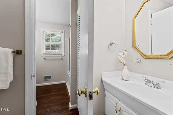 $2,575 | 530 Banks Street, Raleigh, NC 27604