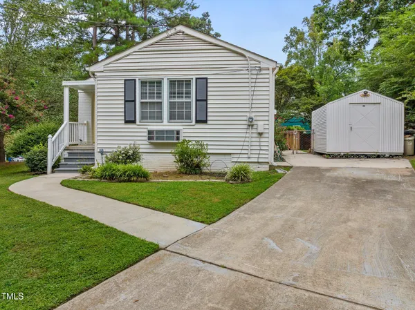 $2,575 | 530 Banks Street, Raleigh, NC 27604
