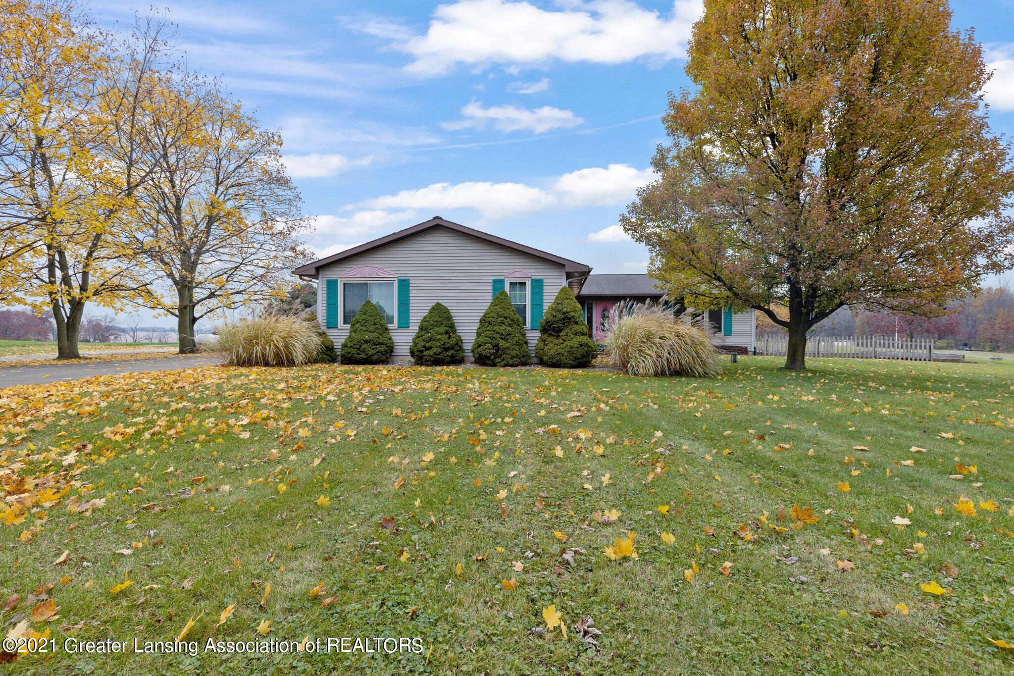 629 Meachem Road Battle Creek, MI 49017 - Photo 3 of 58 3-web-or-mls-1P6A9521