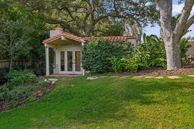 a close view of sink and tap