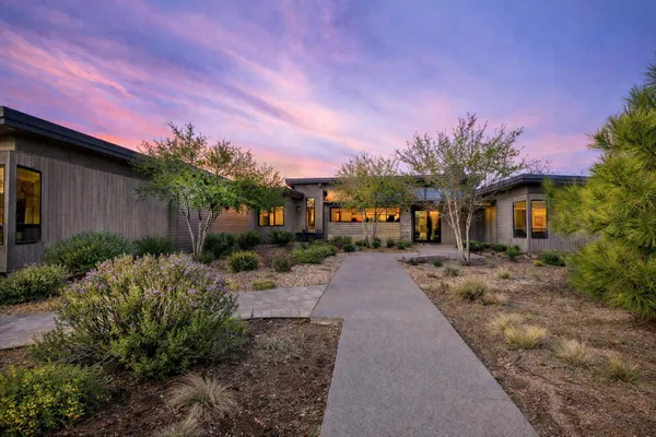 $2,750,000 | 61785 Hosmer Lake Drive, Bend, OR 97702