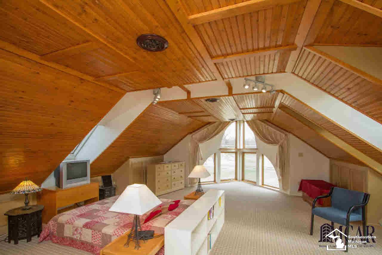 9255 Crabb Road Temperance, MI 48182 - Photo 23 of 45 Upstairs bedroom