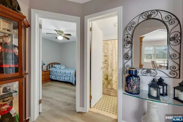 a view of livingroom with furniture