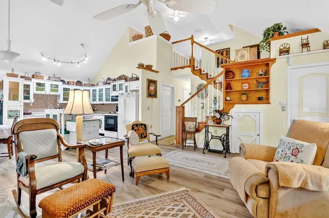 $299,900 | 9240 Southeast 150th Street, Summerfield, FL 34491