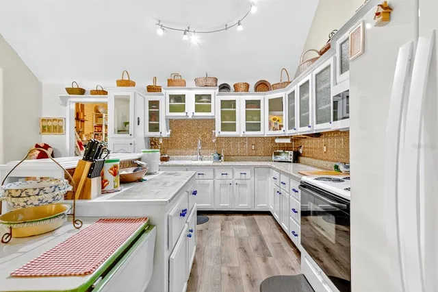 $299,900 | 9240 Southeast 150th Street, Summerfield, FL 34491