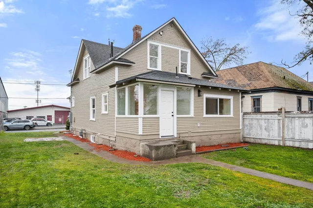 $299,000 | 2420 North Astor Street, Spokane, WA 99207