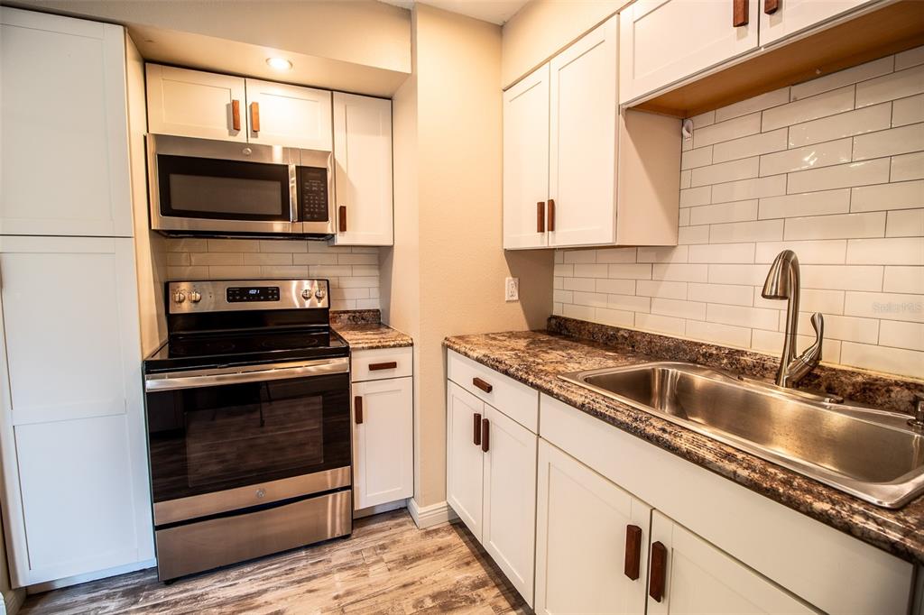 4625 Southwest 47th Way Gainesville, FL 32608 - Photo 11 of 41