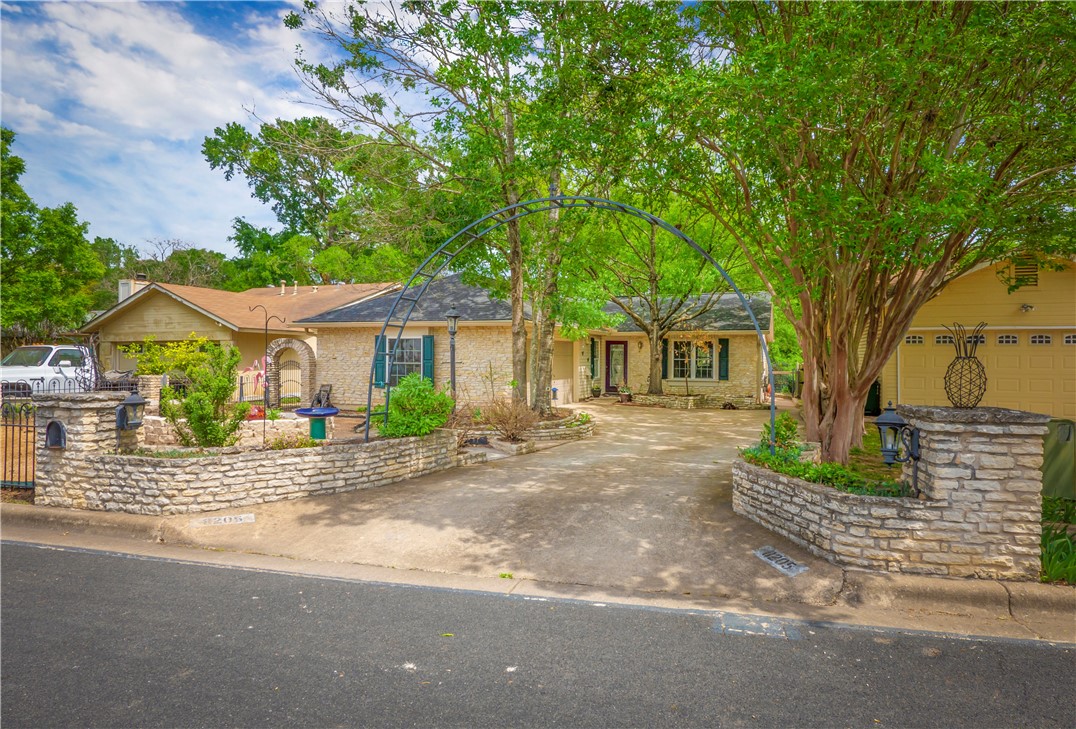 8205 Treehouse Lane Austin, TX 78749 - Photo 1 of 1