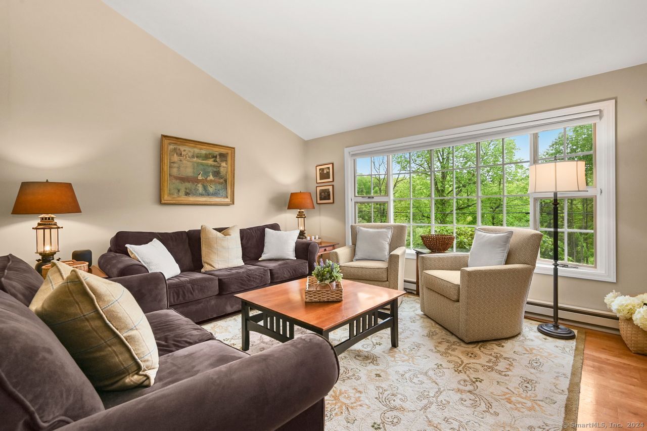 71 Castle Hill Road Newtown, CT 06470 - Photo 1 of 1