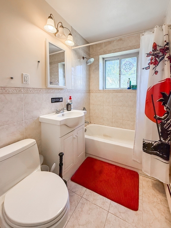 28 Westgate Road, Unit 5 Boston, MA 02467 - Photo 6 of 8