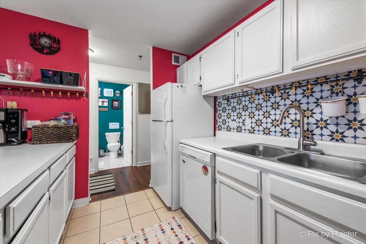 3255 Kirchoff Road, Unit 308 Rolling Meadows, IL 60008 - Photo 11 of 27 Gallery Image 11