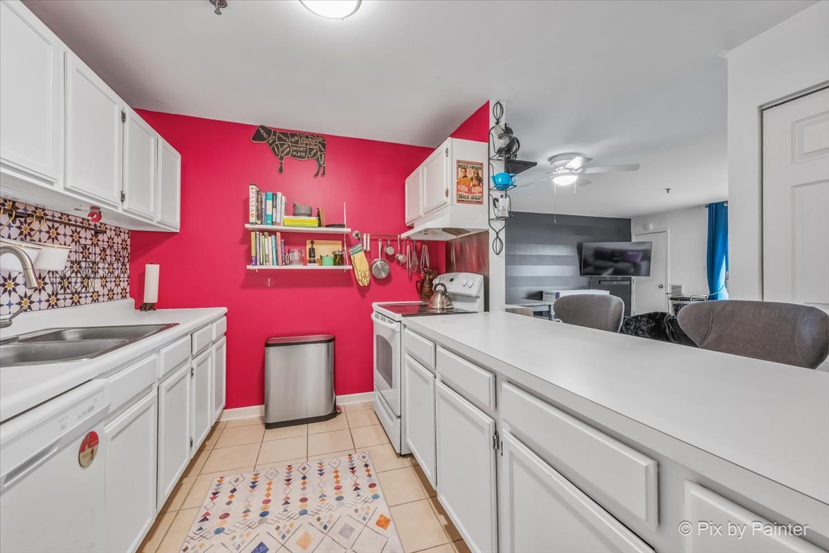 3255 Kirchoff Road, Unit 308 Rolling Meadows, IL 60008 - Photo 8 of 27 Gallery Image 8