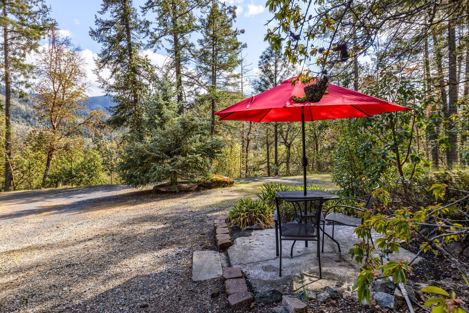 18798 North Applegate Road Grants Pass, OR 97527 - Photo 28 of 34 31