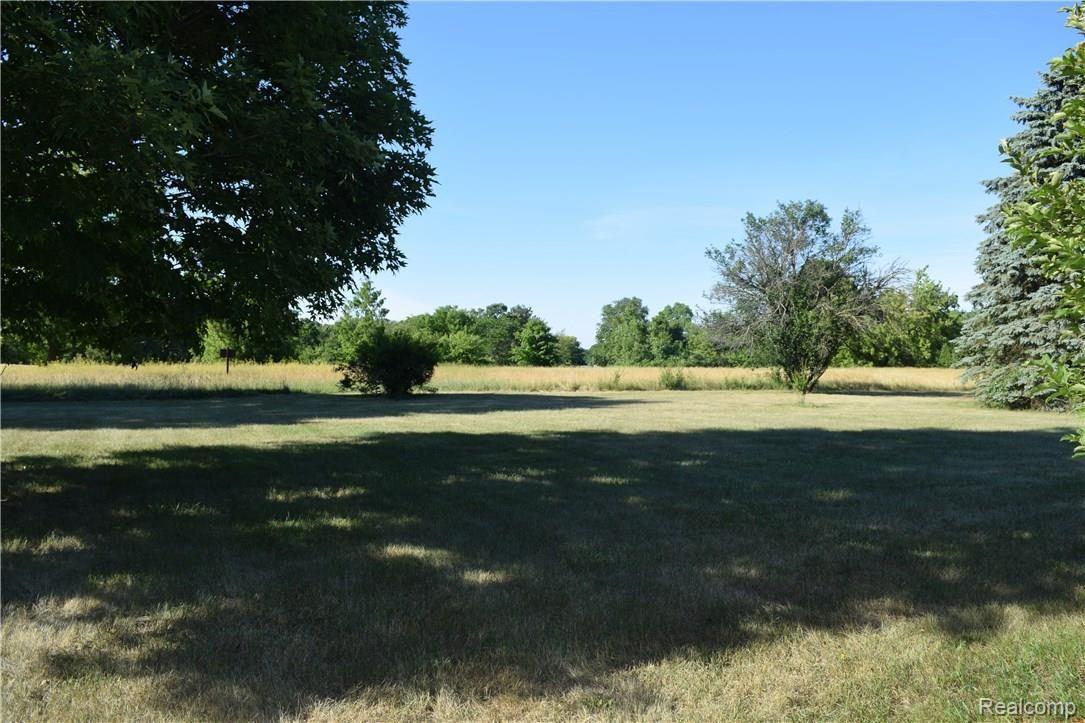 50800 Bog Road Belleville, MI 48111 - Photo 21 of 73 DSC_0987.JPG