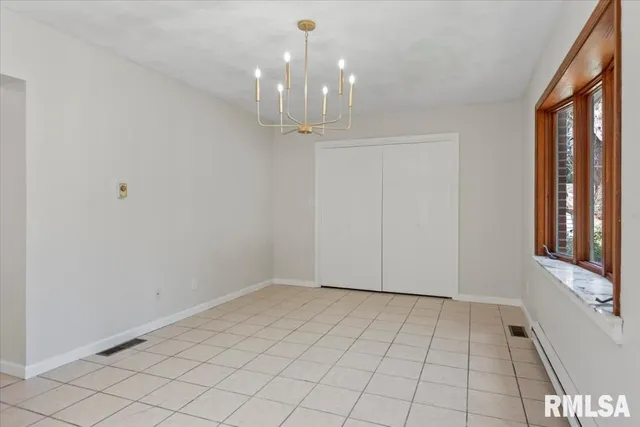 $164,900 | 2124 North 6th Street, Springfield, IL 62702