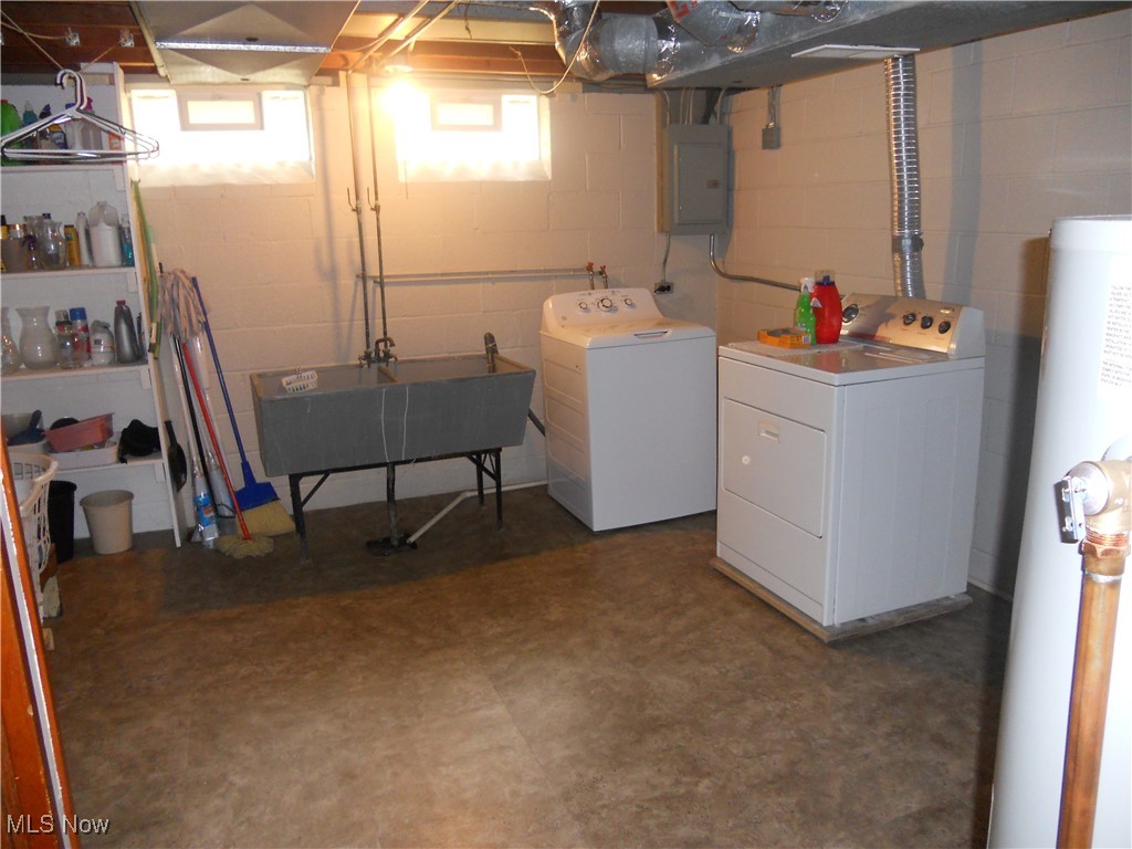 374 Clarmont Road Willowick, OH 44095 - Photo 18 of 26 Laundry area!! Washer & Dryer Included!!!