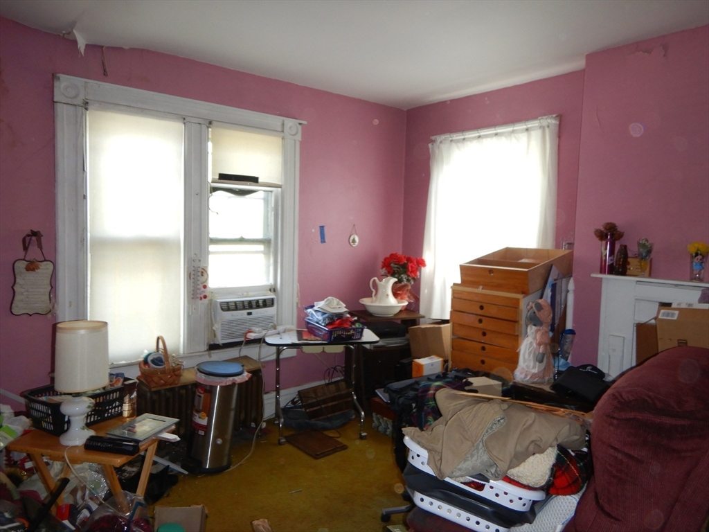 288 St James Avenue Springfield, MA 01109 - Photo 19 of 34 a living room with furniture and a window