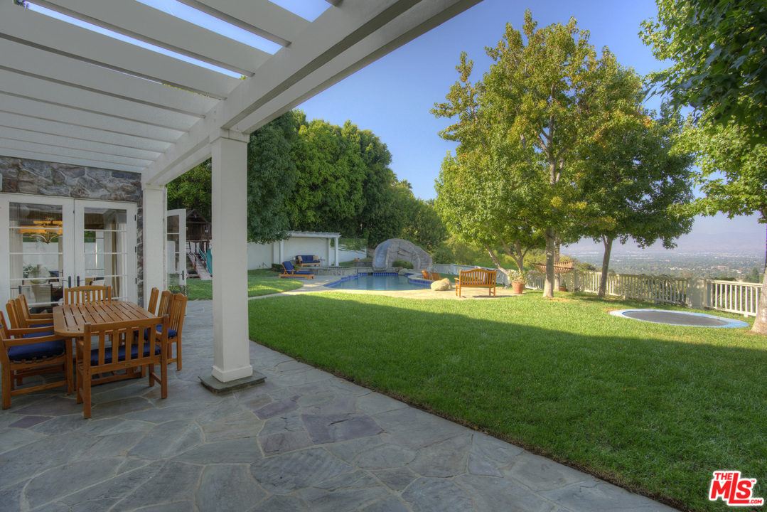 13959 Durham Road Beverly Hills, CA 90210 - Photo 20 of 50