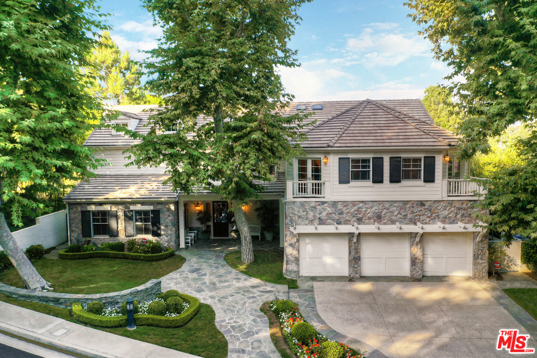13959 Durham Road Beverly Hills, CA 90210 - Photo 3 of 50