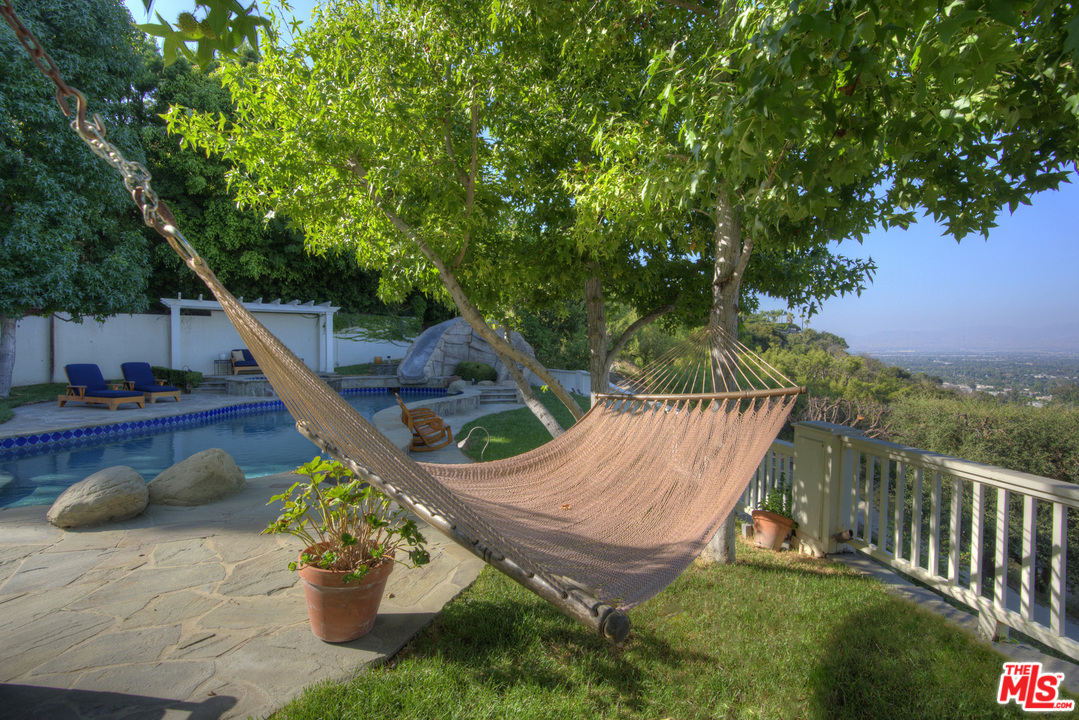 13959 Durham Road Beverly Hills, CA 90210 - Photo 26 of 50