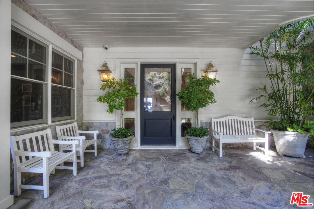 13959 Durham Road Beverly Hills, CA 90210 - Photo 6 of 50