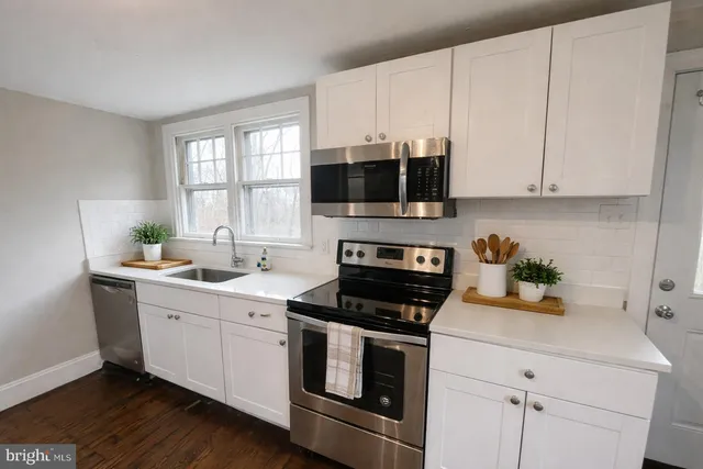 $2,100 | 722 Faust Road, Perkiomenville, PA 18074