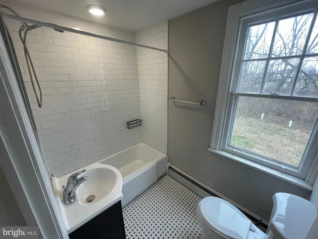 $2,100 | 722 Faust Road, Perkiomenville, PA 18074