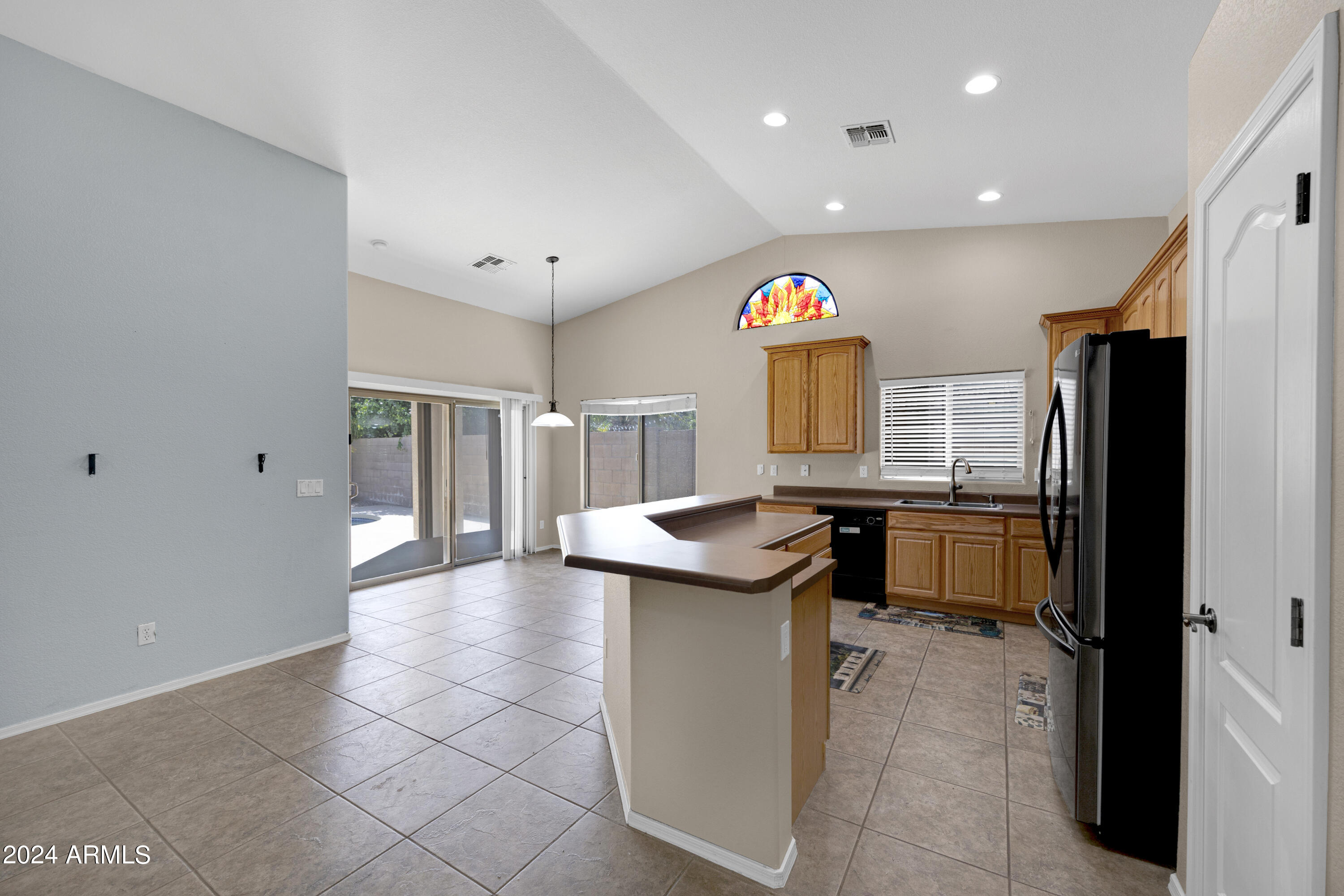 44263 Rhinestone Road Maricopa, AZ 85139 - Photo 6 of 27 Kitchen