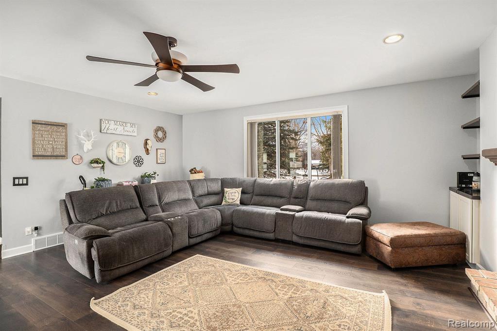 11177 Horton Road Holly, MI 48442 - Photo 10 of 29 Gallery Image 10