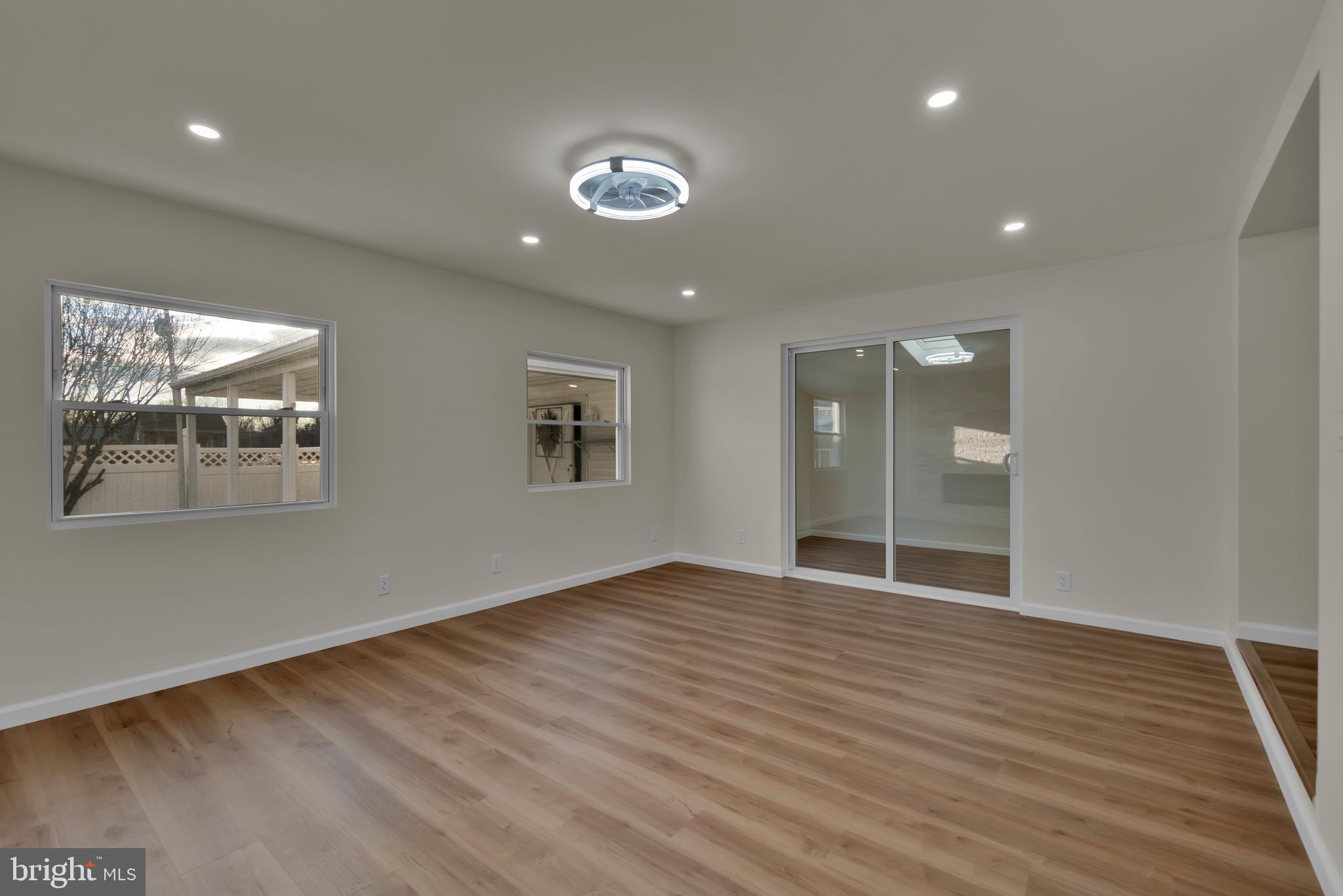 2725 Kirkleigh Road Baltimore, MD 21222 - Photo 21 of 50 Family Room