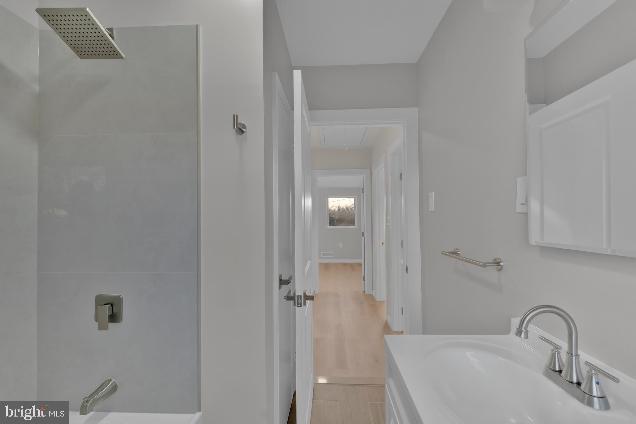 2725 Kirkleigh Road Baltimore, MD 21222 - Photo 37 of 50 Bathroom