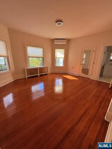 $2,800 | 252 Highwood Avenue, Unit 1, Ridgewood, NJ 07450