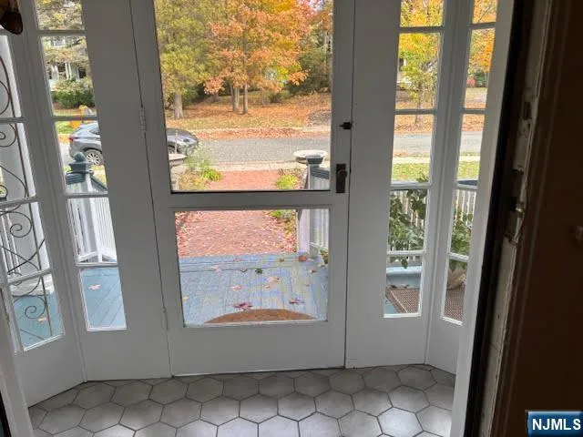 $2,800 | 252 Highwood Avenue, Unit 1, Ridgewood, NJ 07450