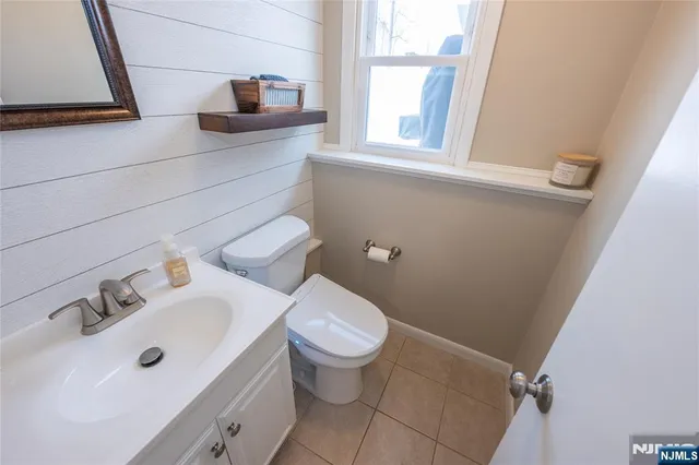 $575,000 | 7 Carlson Place, Lake Hiawatha, NJ 07034